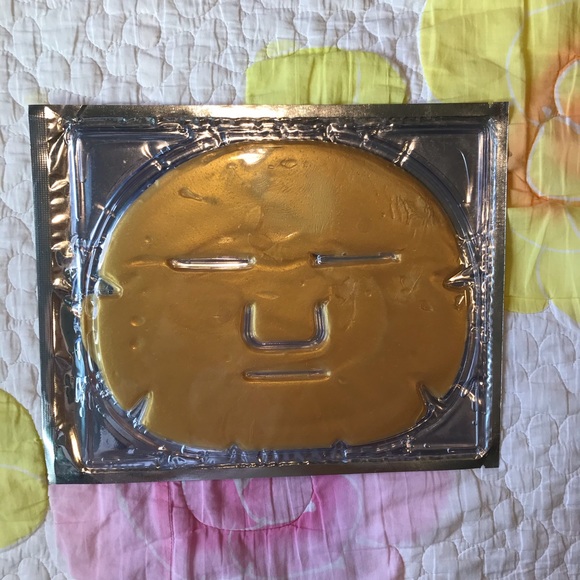 Korean Pure 24K Gold & Ginseng Hydrogel Mask - Picture 3 of 5